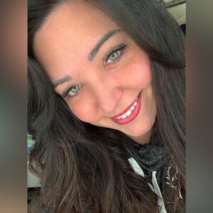 Meet your Posher, Dalia